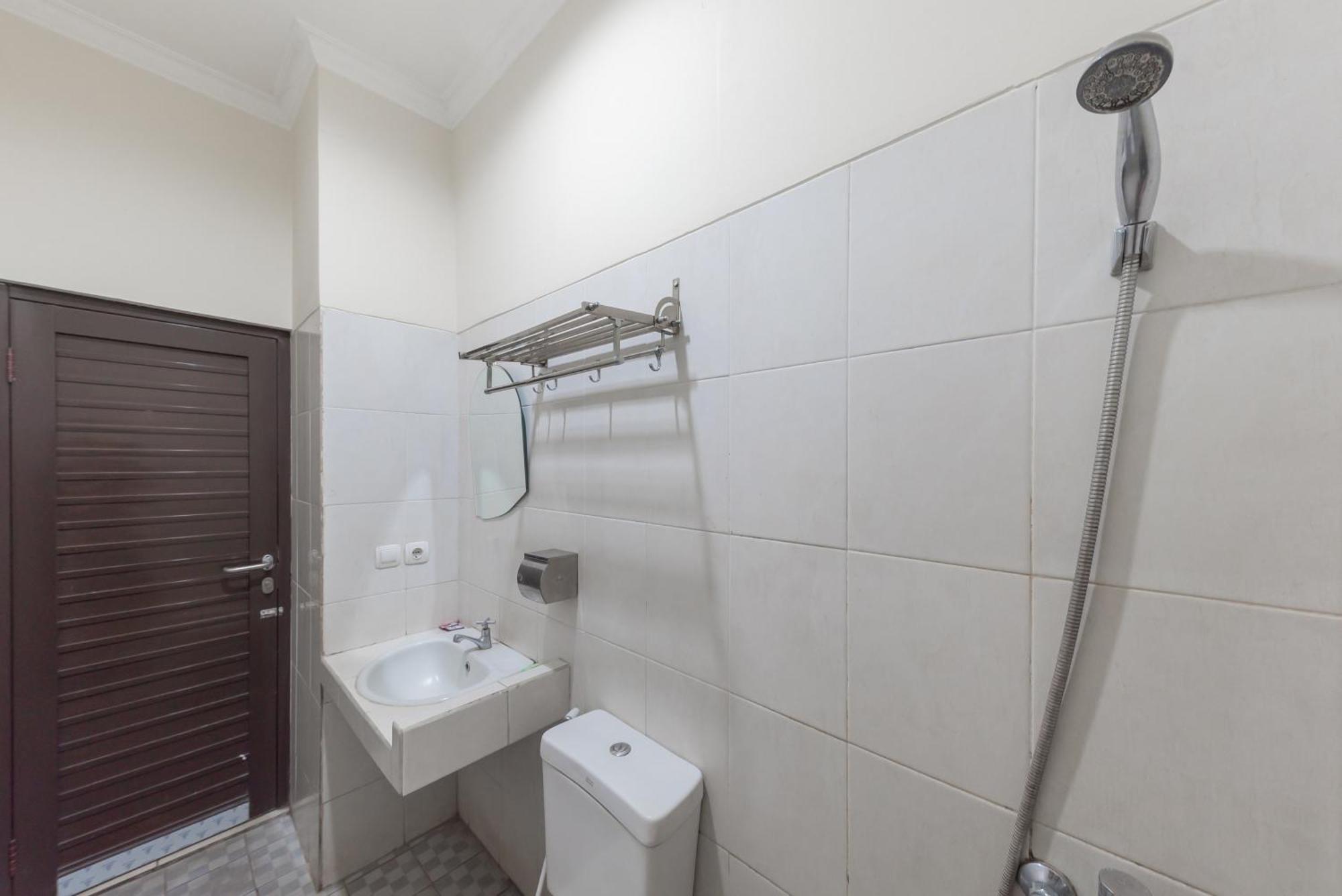 Hotel Reddoorz @ Wastu Kencana 3*