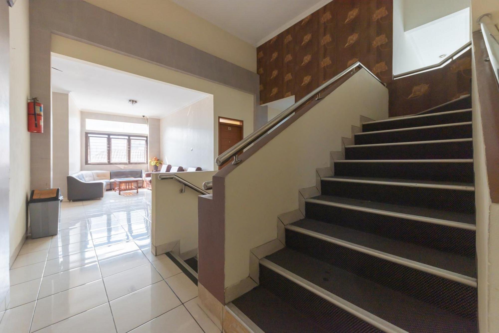 Hotel Reddoorz @ Wastu Kencana 3*